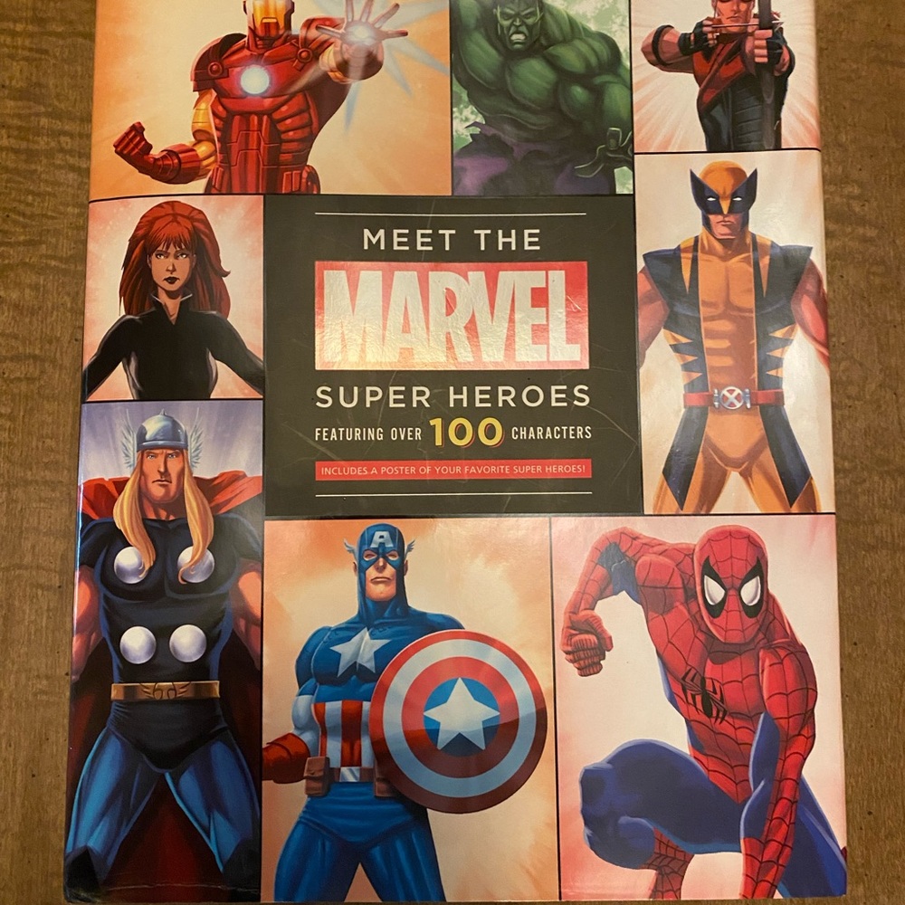Marvel Super Heroes Illustrated Book - 100 character descriptions